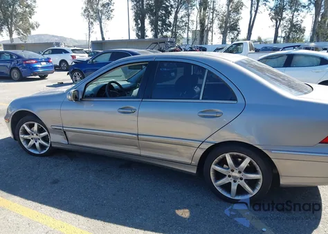 2004 Mercedes-Benz C 230 Kompressor Sport/Sport from USA, damaged, VIN WDBRF40J64A555832